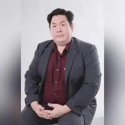 何语佳